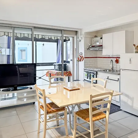 Superbe T2 Dans Avec Piscine Daire *