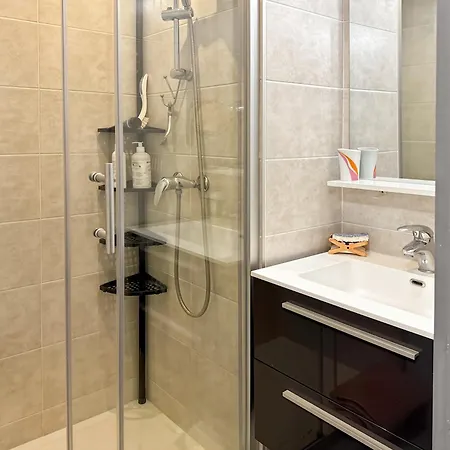 Superbe T2 Dans Avec Piscine Daire Le Grau-du-Roi